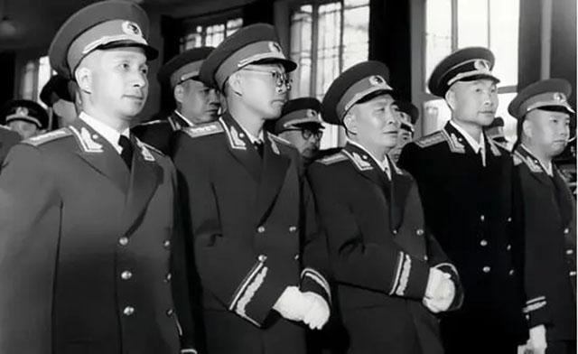 上将与八一勋章，待遇的对比与解析，上将与八一勋章待遇对比解析