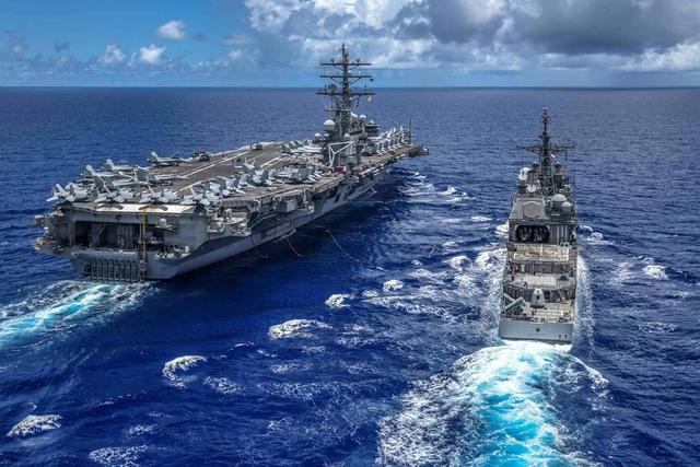 航母的排水量与力量象征,航母排水量与力量的象征,揭示航母强大实力的标题