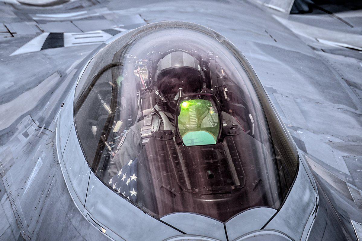 F22战斗机，空中霸主，现代战争的先锋代表，F22战斗机，空中霸主，现代战争先锋典范