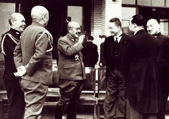 陆军方队领队少将，荣耀与担当的象征，陆军方队领队少将，荣耀与担当的象征风采