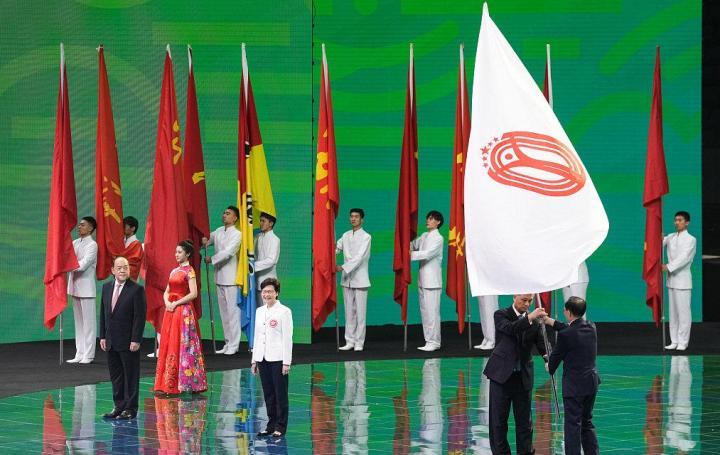 澳门正版免费资本车的真相，探寻未来的机遇与挑战，澳门正版免费资本车，未来机遇与挑战的探寻