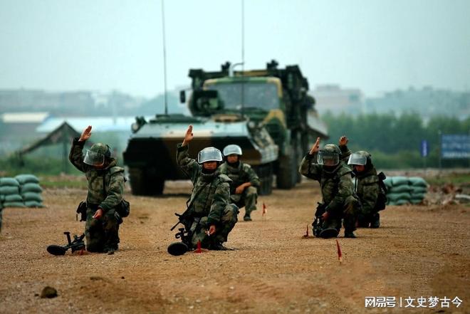 南部战区，两个集团军的独特地位与战略考量，南部战区两大集团军独特地位与战略深度解析