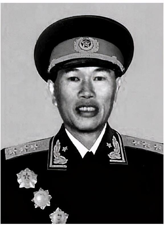 丁晓兵将军是正军级将领的杰出代表，丁晓兵将军，正军级将领的杰出典范