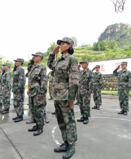 中国女兵军帽照片，展现坚韧与荣耀的象征，中国女兵军帽照片，坚韧与荣耀的彰显