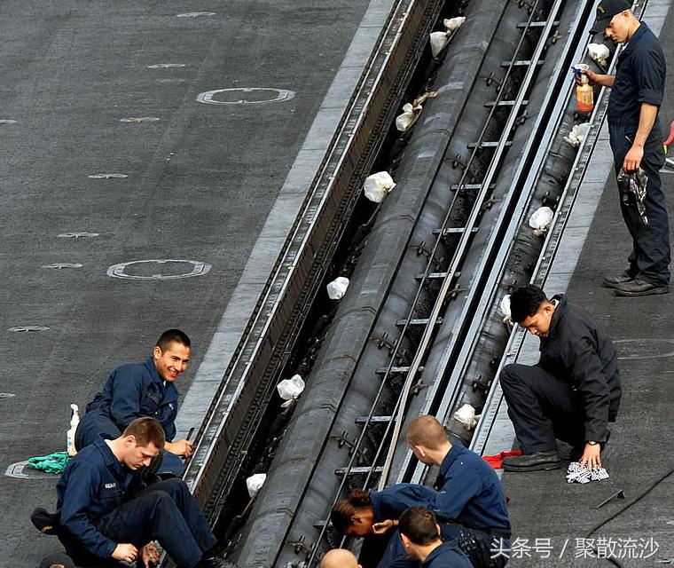 中国舰载机飞行员数量及其影响，中国舰载机飞行员数量及其战略影响分析