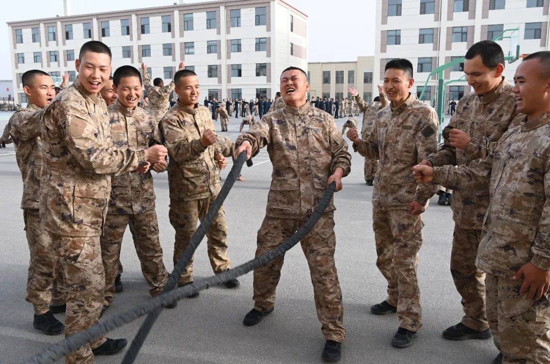 当兵训练日常，锤炼意志，铸就荣耀，当兵训练日常，锤炼意志，铸就荣耀时刻