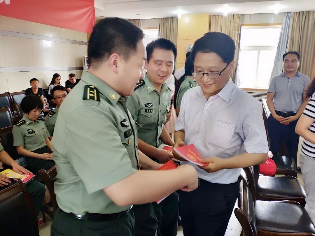 独臂将军丁小军，不屈的荣耀与坚韧的力量，独臂将军丁小军，荣耀与坚韧的力量展现不屈斗志