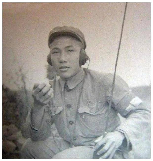 抗美援朝战斗英雄及其感人事迹，抗美援朝战斗英雄的感人事迹与英勇传奇