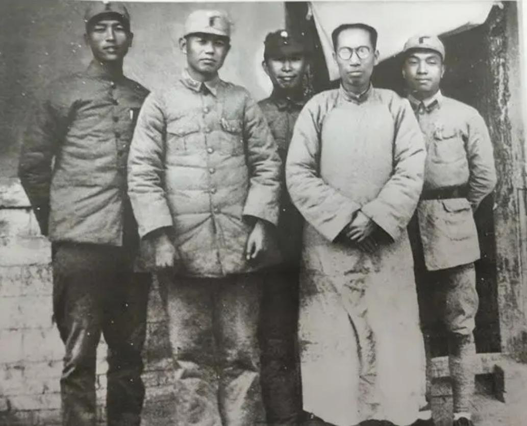 关于当前局势，是否即将陷入战争漩涡的探讨，当前局势，战争漩涡的探讨与前景分析