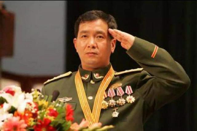 独臂英雄丁晓兵广西总队，不屈的精神与时代的荣光，独臂英雄丁晓兵在广西总队展现不屈精神与时代荣光