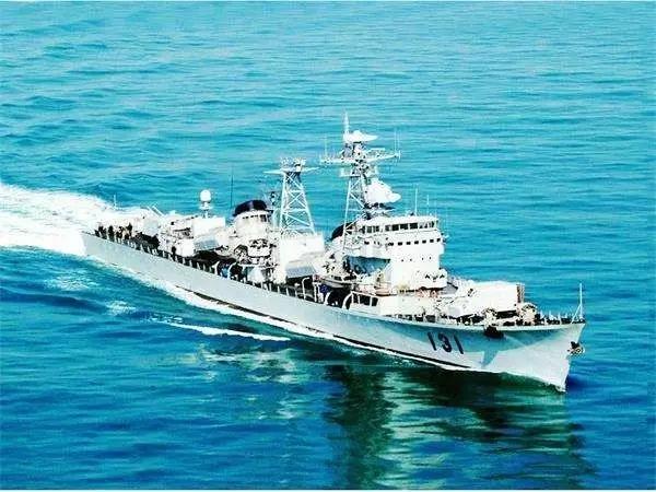 中国海军166驱逐舰，捍卫海洋权益的钢铁长城，中国海军166驱逐舰，捍卫海洋权益的坚固堡垒