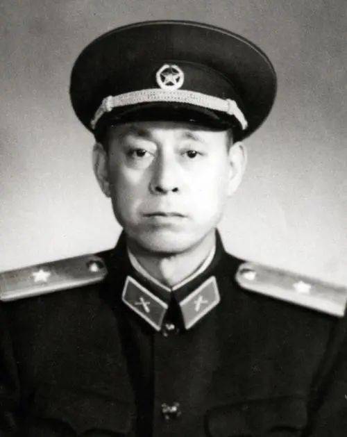 炮兵第四师历任师长团长，历史沿革与功勋卓著，炮兵第四师历任师长团长，历史沿革、功勋与团队传奇