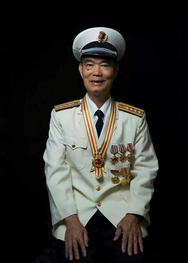 八一勋章的荣誉称号，荣耀与担当的象征，八一勋章，荣耀与担当的象征，彰显卓越功勋的荣誉称号