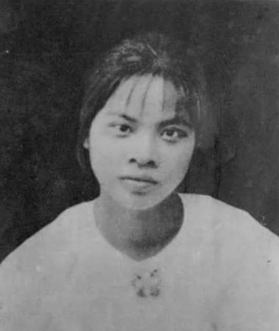 陈铁军的原名及其生平简介，陈铁军生平简介与原名揭秘