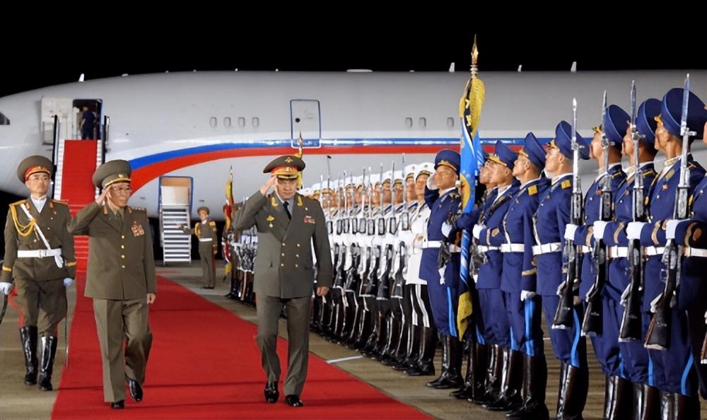 全球鹰无人机第一次使用,开启无人侦察新时代,全球鹰无人机首次启用,开启无人侦察新纪元