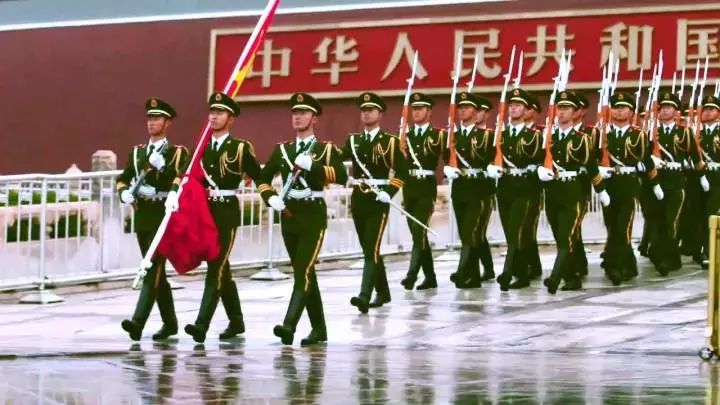 国旗护卫队个人总结,国旗护卫队个人工作总结,荣耀与责任同行