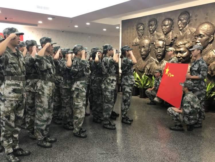 新兵训练内容，塑造现代化军队精英的必经之路，新兵训练内容，现代化军队精英塑造的必经之路