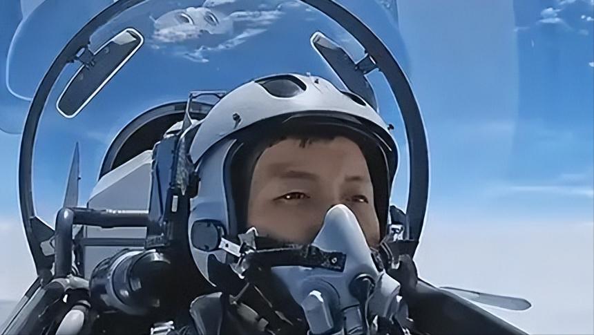 歼16比赛，空中力量的巅峰对决，歼16巅峰对决，空中力量的荣耀之战