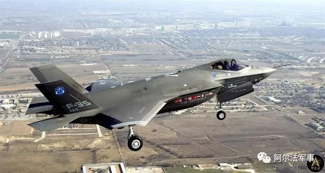 探索神秘的蓝天猛兽，F-22战斗机图片，揭秘蓝天猛兽，F-22战斗机图片探索