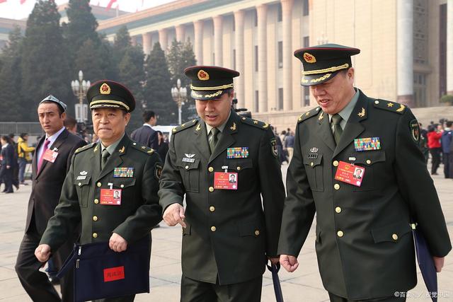 集团军最高长官的领导力与战略决策，集团军最高长官，领导力与战略决策的制胜之道