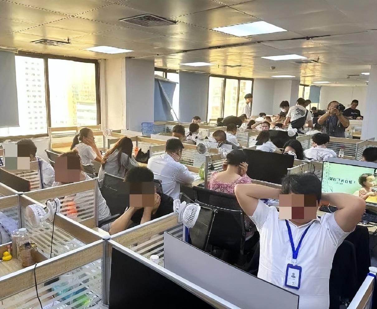 揭秘中国海军新利器,134绍兴驱逐舰,揭秘中国海军新利器,揭秘中国海军新利器,揭秘中国海军新战舰——揭秘中国海军新利器,揭秘中国海军新战舰绍兴驱逐舰