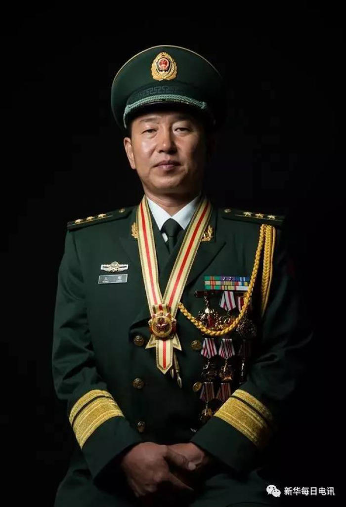 一级军功章获得者，荣耀背后的英勇事迹与无私奉献，一级军功章背后的英勇与奉献，荣耀事迹揭示