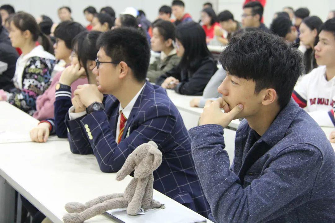 今天只做一件事，深度探索自我，寻找内心的宁静，深度探索自我，寻找内心宁静之旅