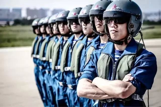 现役军服是几几式，探究中国军队制服的发展历程，中国军队制服演变史，揭秘现役军服几几式历程