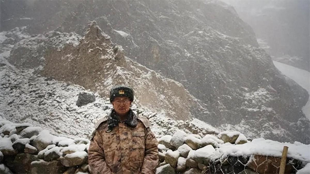 边防战士的家庭情况，默默付出的力量与温情，边防战士家庭，默默付出的力量与温情展现坚韧与奉献