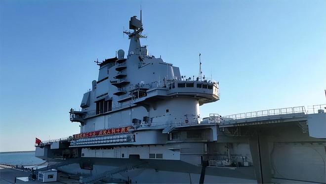 辽宁舰副舰长陆强强简介,海军精英的杰出代表,辽宁舰副舰长陆强强,海军精英的杰出代表简介