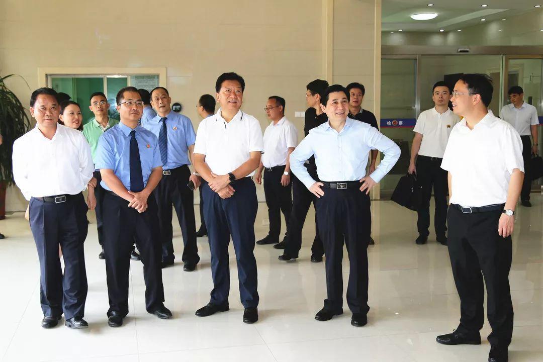 海南舰与广西舰，两大舰船的区别探析，海南舰与广西舰，两大舰船区别深度解析