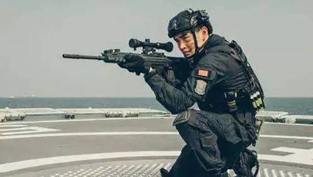 蛟龙突击队八人，无畏前行，英勇传奇，蛟龙突击队八人英勇无畏，传奇前行