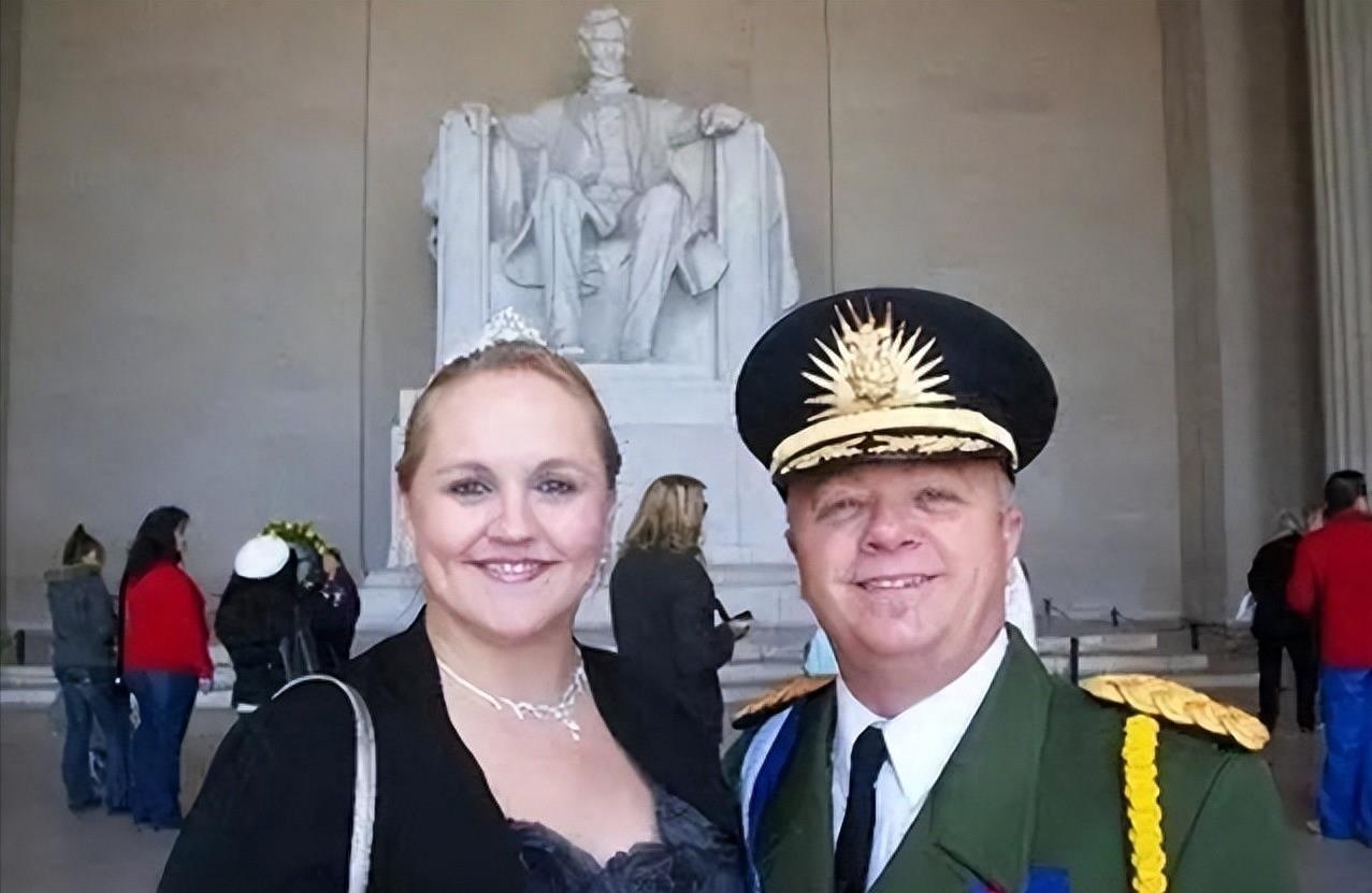 中国第一个登上太空的人是谁,杨利伟的太空之旅与中国的航天历程,杨利伟,中国太空探索的先驱与航天历程的里程碑