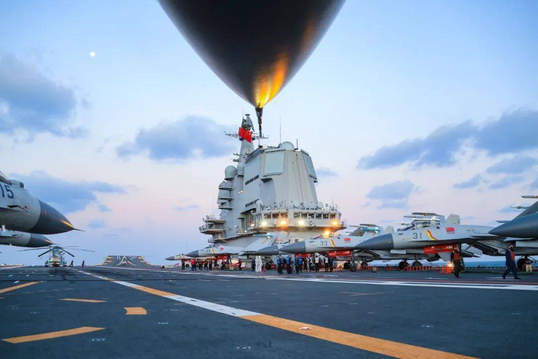 山东舰实战化训练画面曝光，展现中国海军力量的崛起，山东舰实战化训练画面曝光，中国海军力量的崛起与实战能力检验