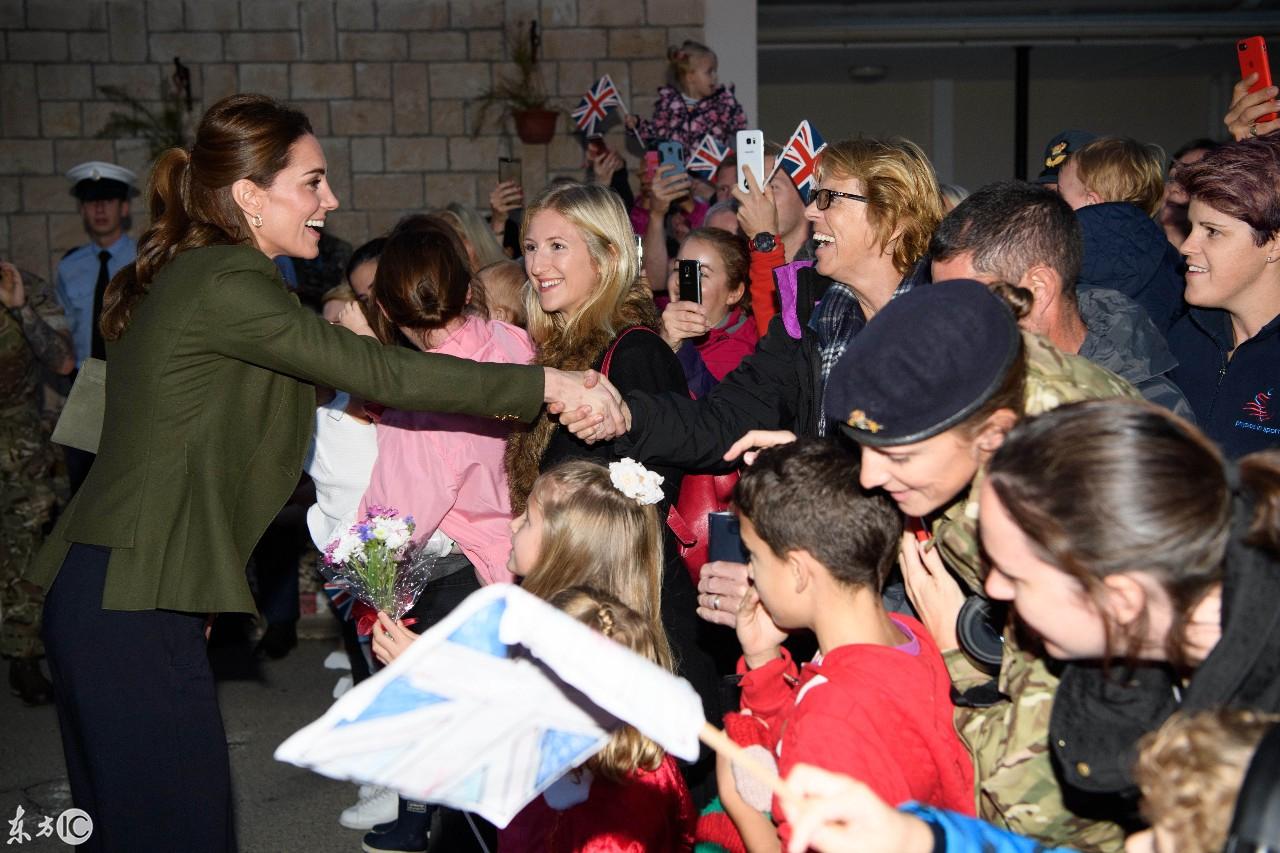 军事搞笑视频,轻松一刻的战场幽默,军事幽默瞬间,战场上的轻松一笑