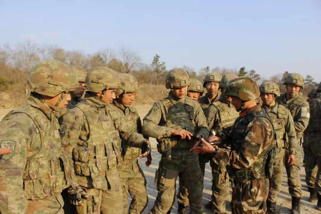 星空迷彩布料图,探索时尚与军事元素的交融之美,时尚与军事元素交融之美,星空迷彩布料图探索