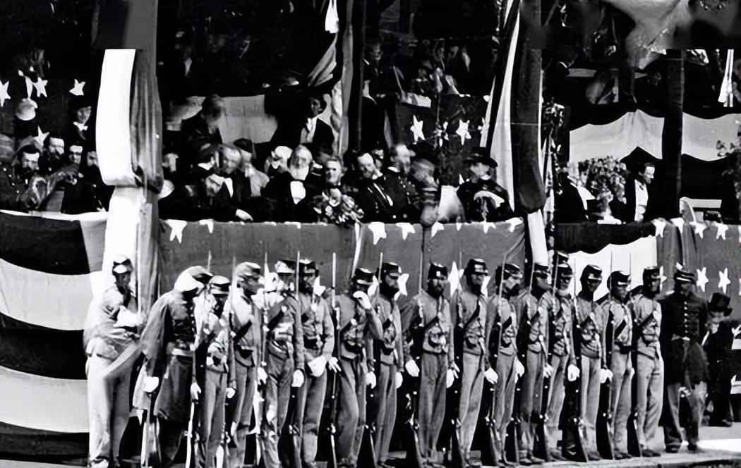 美国警察阅兵照片,展现力量与荣耀的瞬间,美国警察阅兵瞬间,力量与荣耀的展现