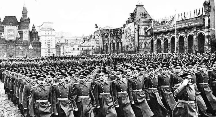 美国警察阅兵照片,展现力量与荣耀的瞬间,美国警察阅兵瞬间,力量与荣耀的展现