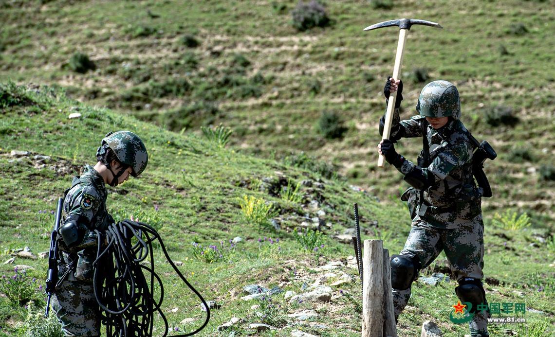 军中玫瑰,14集团军特战女兵的风采,军中玫瑰,特战女兵风采在第十四集团军绽放