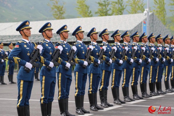 解放军女兵仪仗队完整版，荣耀与力量的象征，解放军女兵仪仗队，荣耀与力量的完美展现