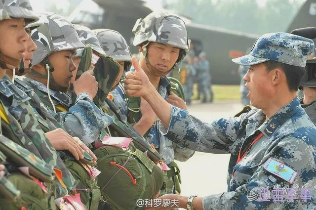陆军有空降兵吗？——探究现代陆军中的空降兵角色与重要性，现代陆军中的空降兵角色与重要性探究，陆军有空降兵吗？