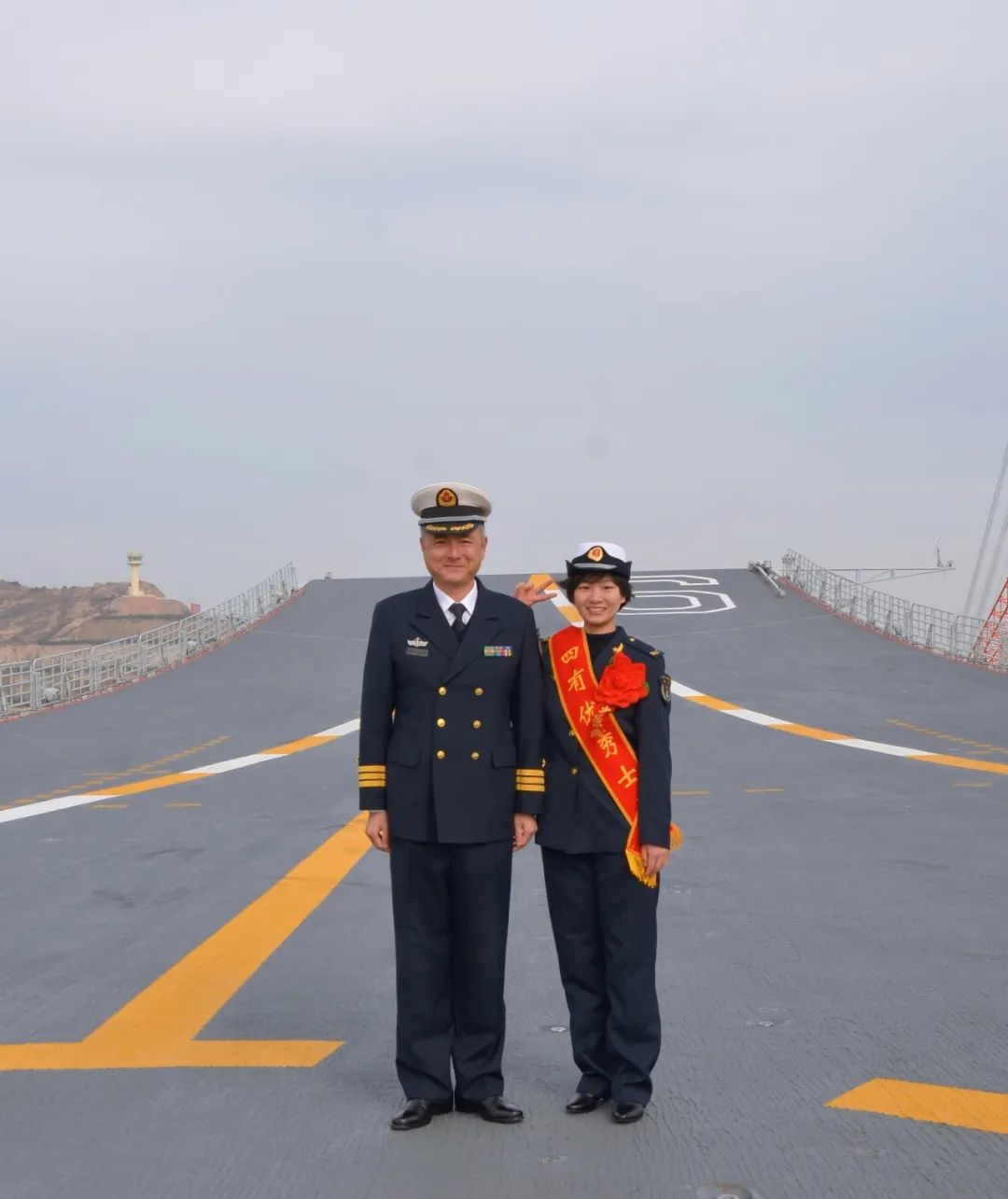 上航母服役的士兵要求，精英选拔与卓越训练的综合体现，航母士兵精英选拔与卓越训练的综合要求，服役标准揭秘