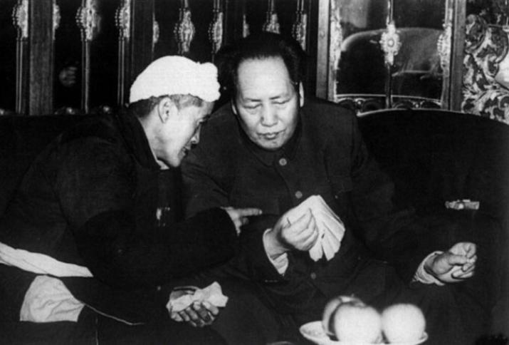 李德在中国有孩子吗？——关于一位传奇人物的家庭生活探究，李德在中国的家庭与生活，关于是否有子女的探究。