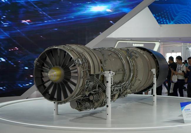 涡扇发动机,涡扇-15的诞生与研发历程,涡扇发动机新星,涡扇-15的诞生与研发历程揭秘