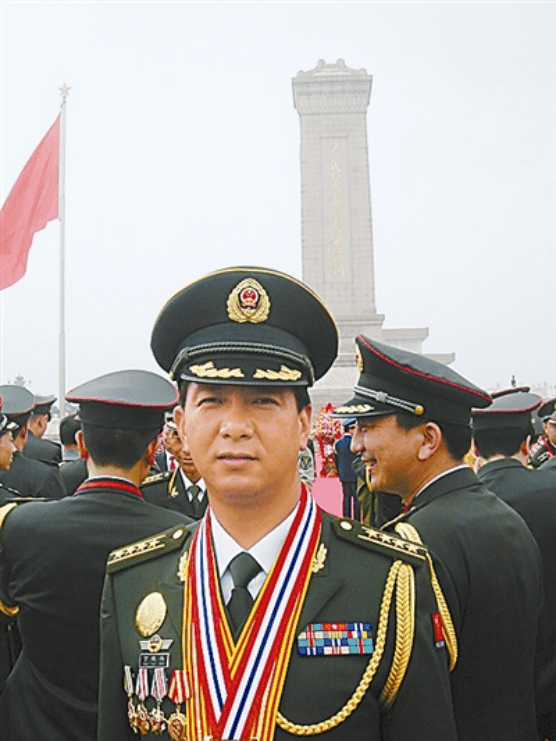 独臂将军丁小军，生平简历与非凡人生，独臂将军丁小军，生平简历与非凡人生的传奇故事