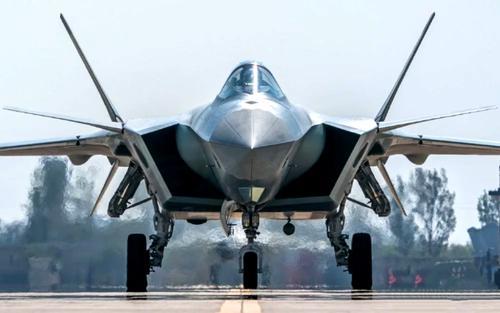 歼16与歼20，空中力量的对比与探讨，歼16与歼20，空中力量的对比与深度探讨