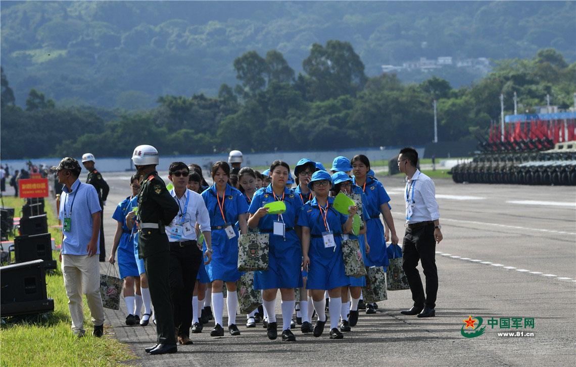石岗军营，历史与现代的交汇点，参观之旅的别样体验，石岗军营，历史与现代交汇的别样体验之旅