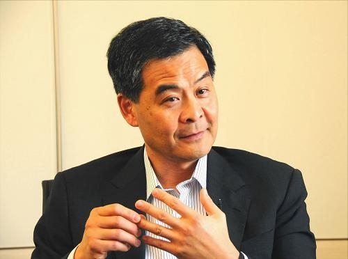 现任香港特首是谁,李家超及其领导下的香港未来展望,李家超领导下的香港未来展望,特首引领新时代的征程