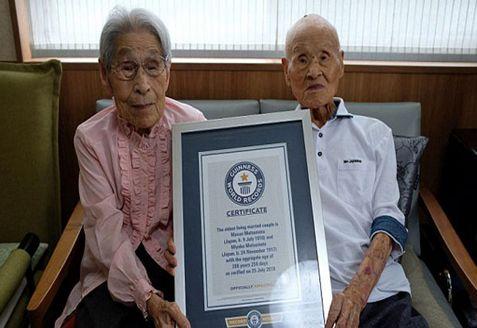 速度80节的军舰,海洋上的极速先锋,海洋极速先锋,80节高速军舰驰骋大海