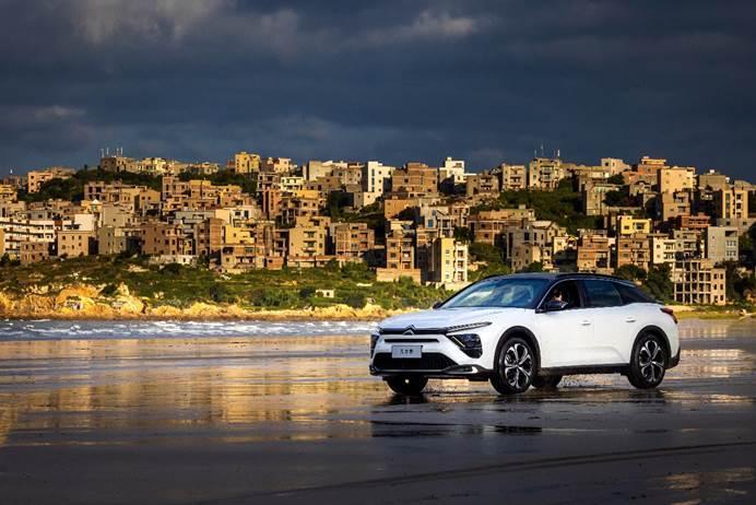 关于东风导弹的口号,国家安全的坚强后盾,东风导弹,国家安全的坚实后盾,捍卫和平的坚定力量